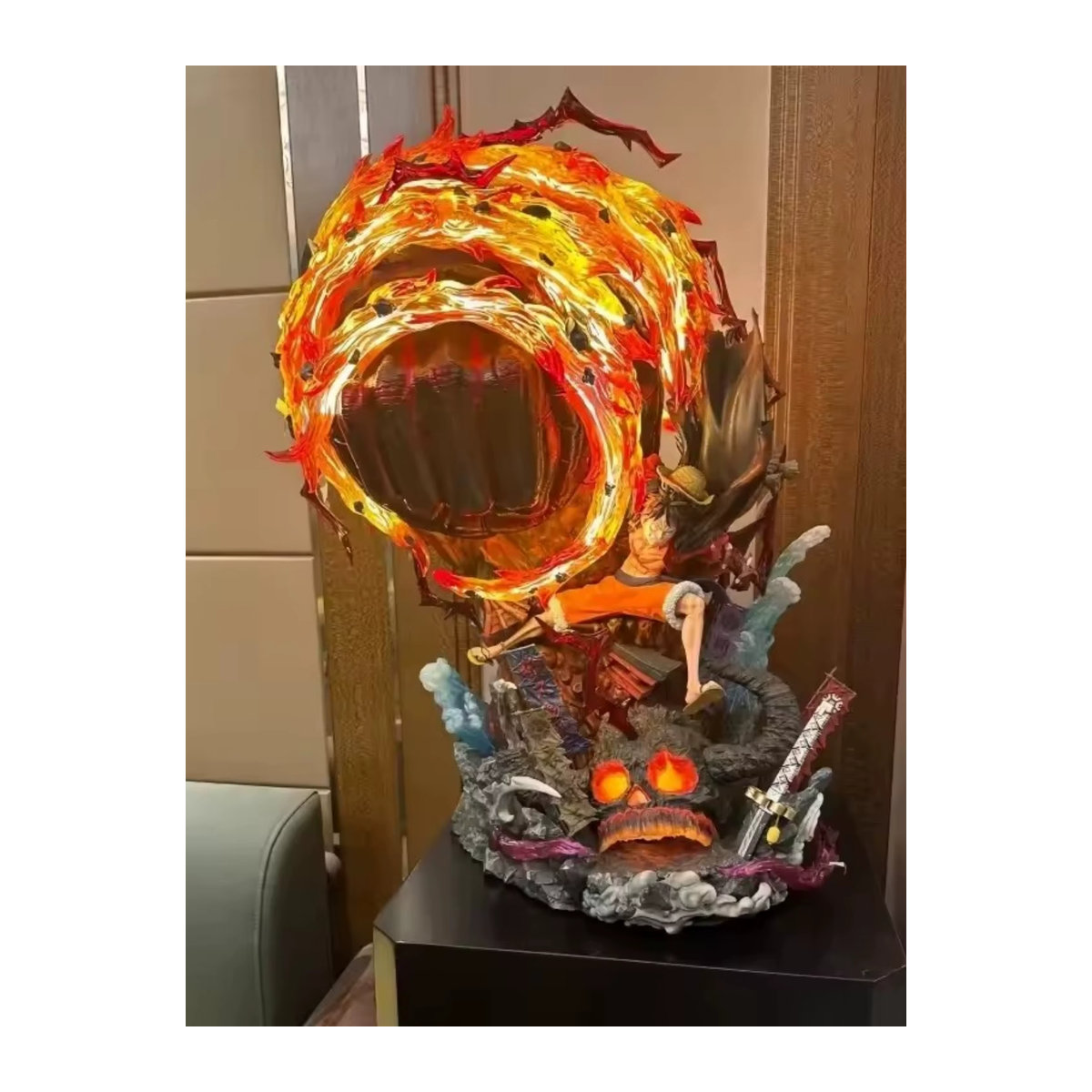 Red Roc One Piece Anime-Figur Luffy Gear 3 mit LED-Beleuchtung in Rot aus Kunststoff - Bild 6
