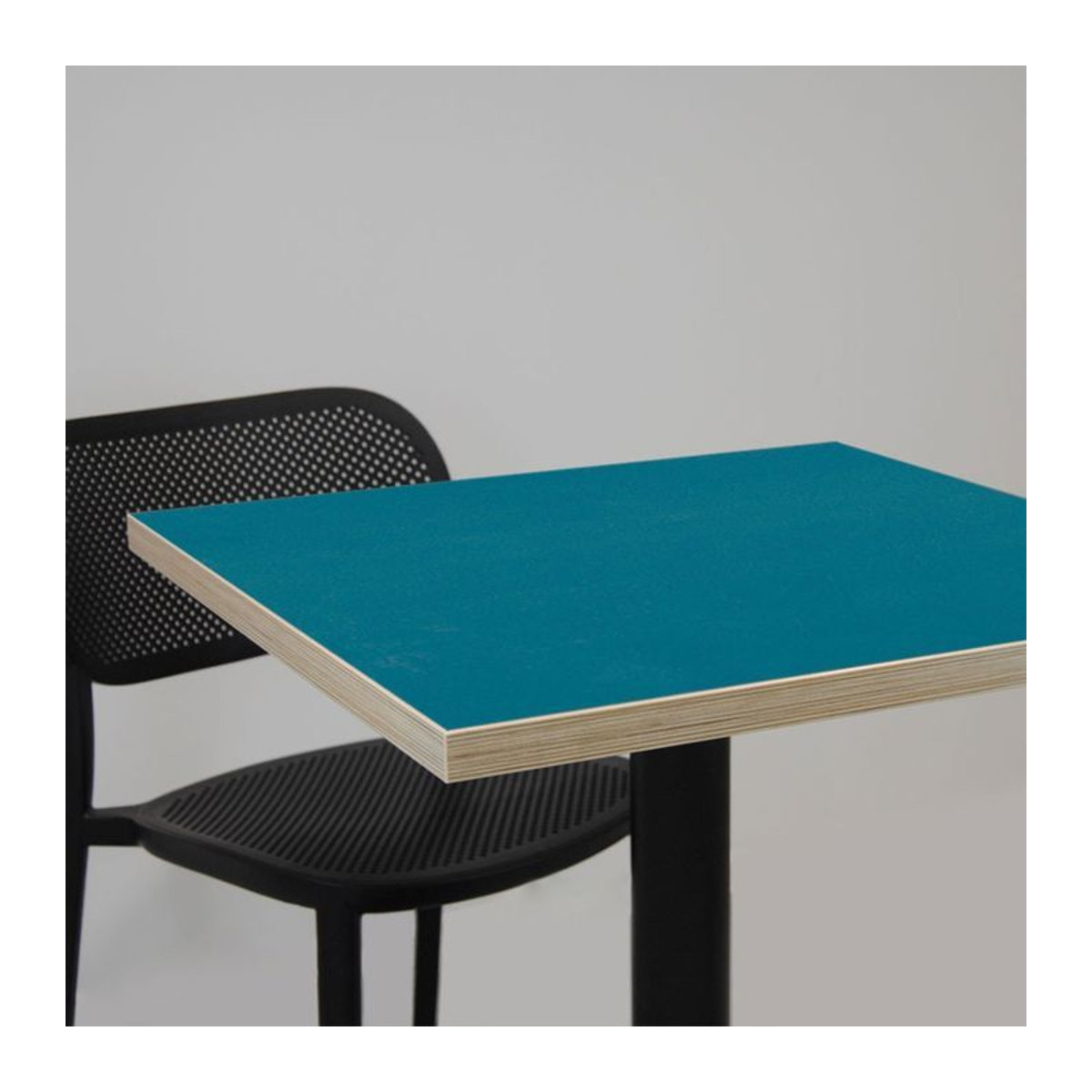 RestooTab Stehtisch Dina quadratisch blau mit Holzdekor und schwarzem Gestell B/T/H: 60 x 60 x 112 cm - Bild 2
