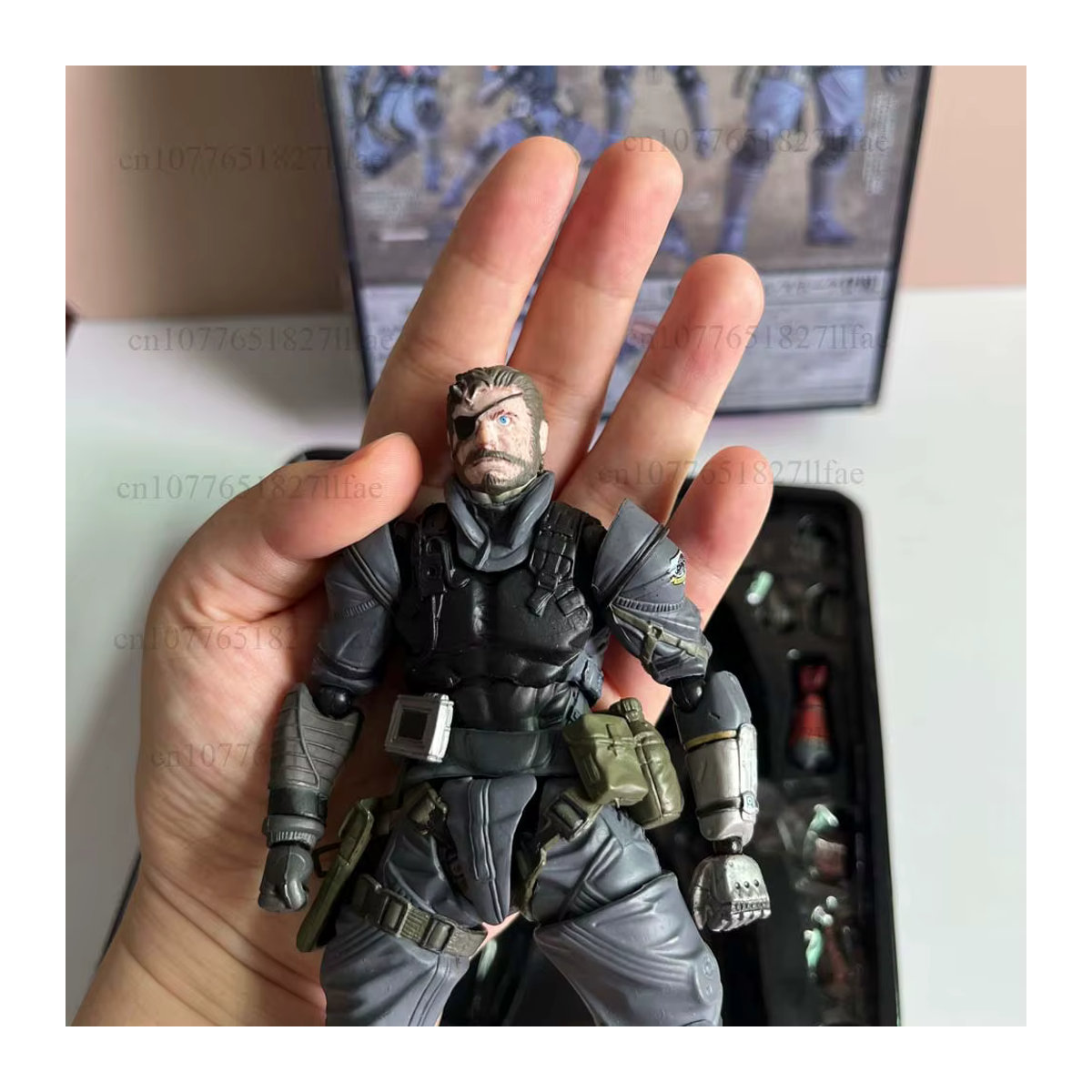 Revoltech Union Creative Metal Gear Solid V The Phantom Pain Venom Snake Action Figure in Schwarz - Bild 5
