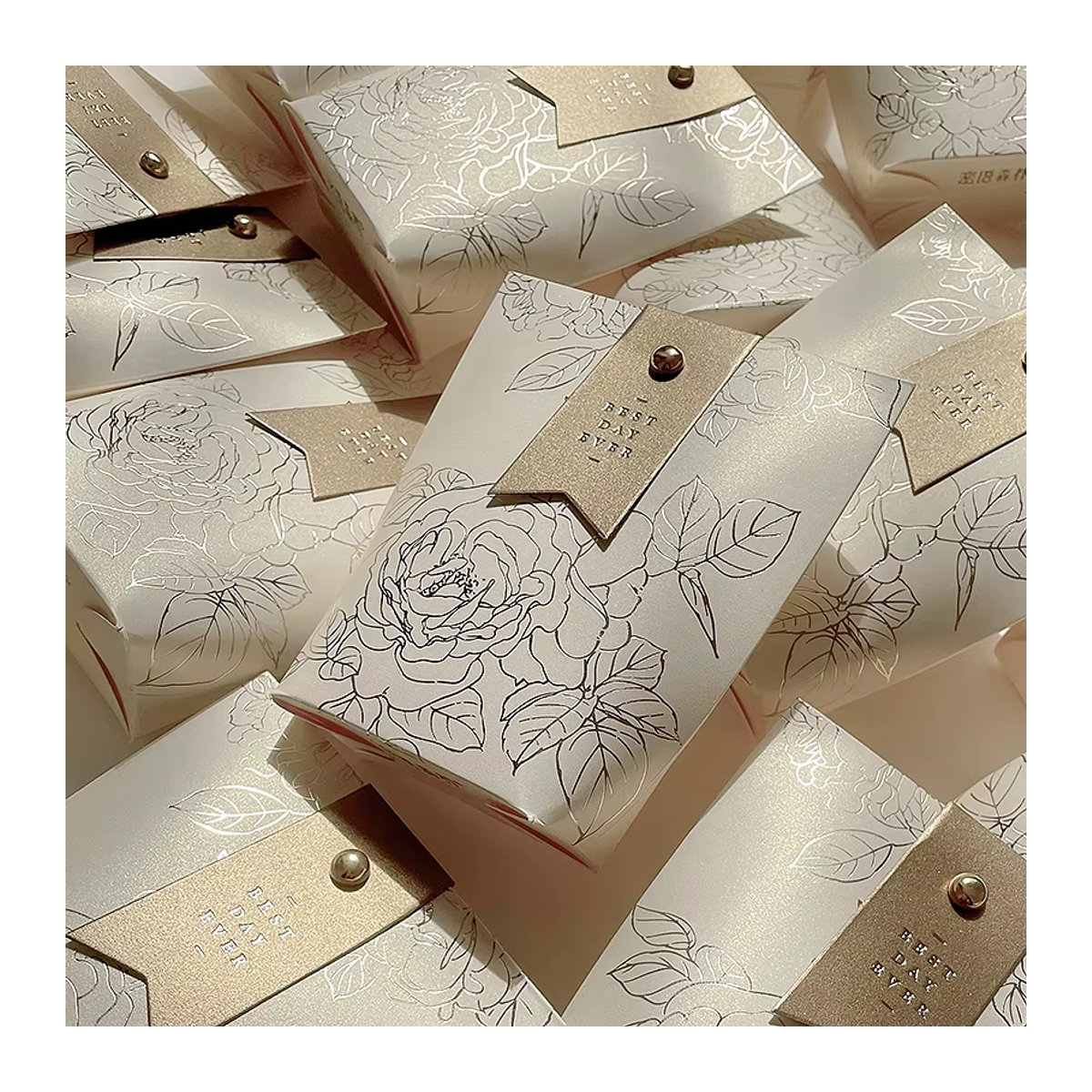 RMTPT Mini-Geschenkbox mit Goldprägung und Band in Creme, florales Design aus Papier, rechteckige Süßigkeitenbox für Hochzeiten - Bild 2