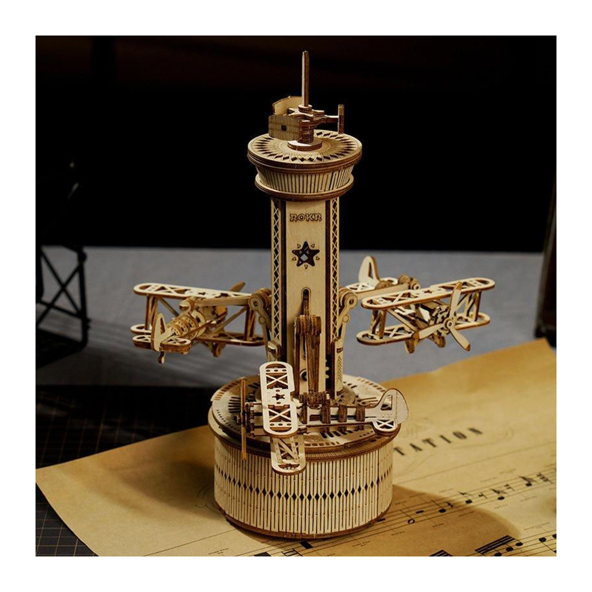 ROBOTIME ROKR 3D Holzpuzzle Mechanische Musikdose Flugkontrollturm in Braun - Bild 6
