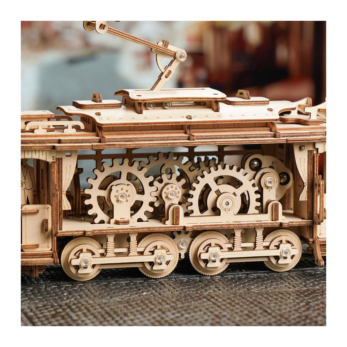 ROBOTIME ROKR Klassische Stadtbahn 3D Holzpuzzle LK801 aus Holz - Bild 6