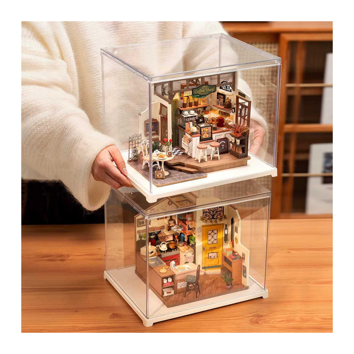 Robotime Rolife Staubdichte Puppenhaus-Ausstellungsbox aus transparentem Kunststoff für Miniaturhäuser - Bild 3