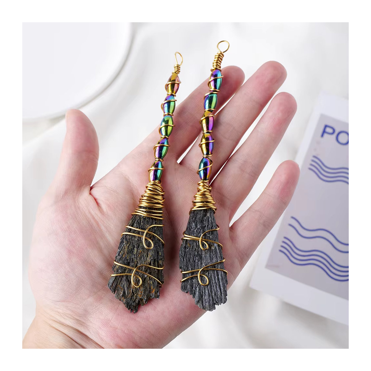 Runyangshi Natürlicher Kristallbesen aus schwarzem Turmalin in blauer Federform als DIY-Ornament im Bohemian-Stil - Bild 6