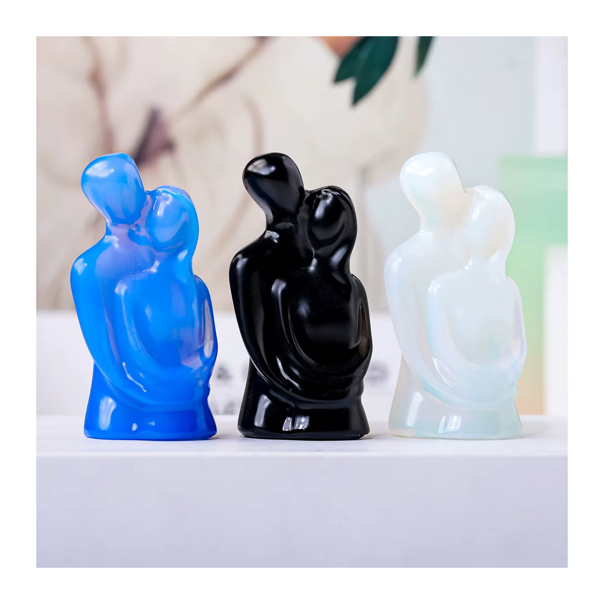 Runyangshi Obsidian Naturkristall Umarmendes Paar als Desktop Ornament in Schwarz und Blau - Bild 2