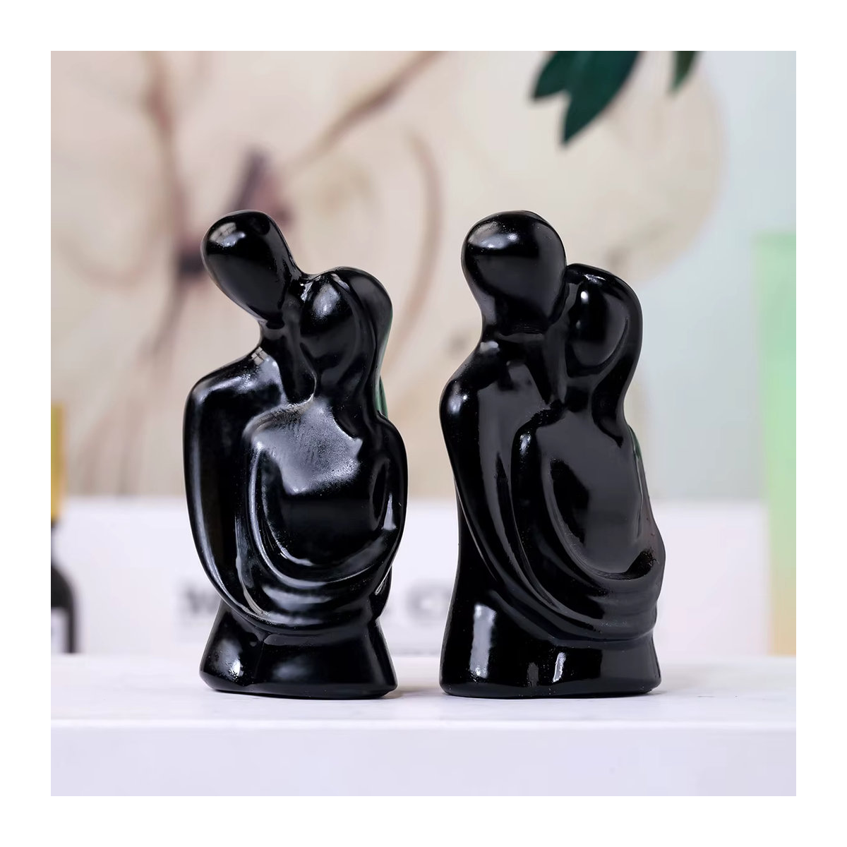 Runyangshi Obsidian Naturkristall Umarmendes Paar als Desktop Ornament in Schwarz und Blau - Bild 4