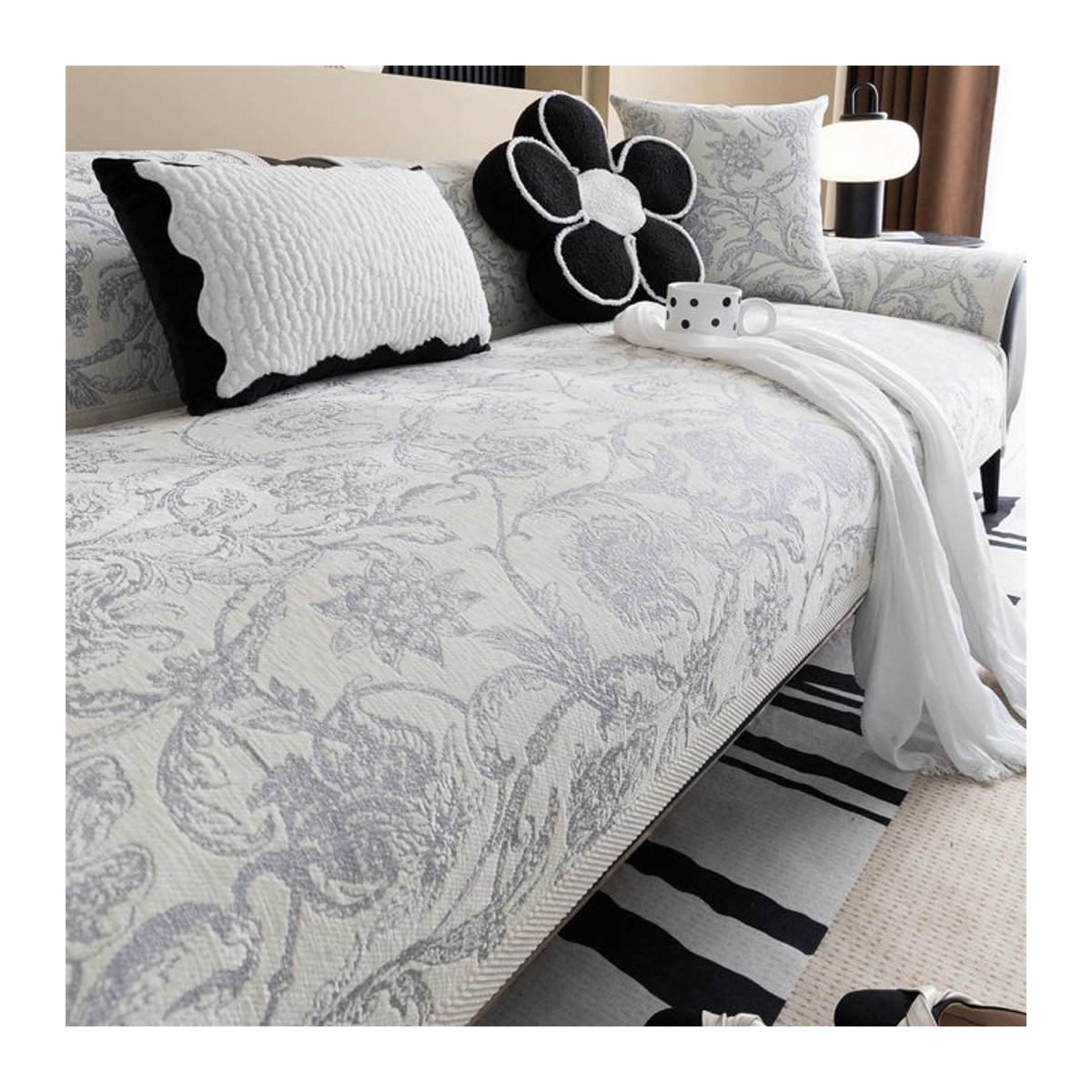 Rutschfester Sofabezug aus floralem Jacquard-Chenille für dein L-förmiges Sofa, B/B: 70 x 70 cm - Bild 1