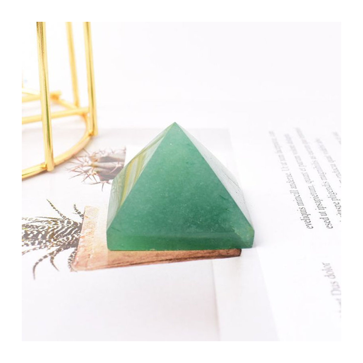RYCRYSTAL Grüner Aventurin Kristall Pyramide Polierter Heilstein für Meditation und Chakra-Reiki in Grün - Bild 1