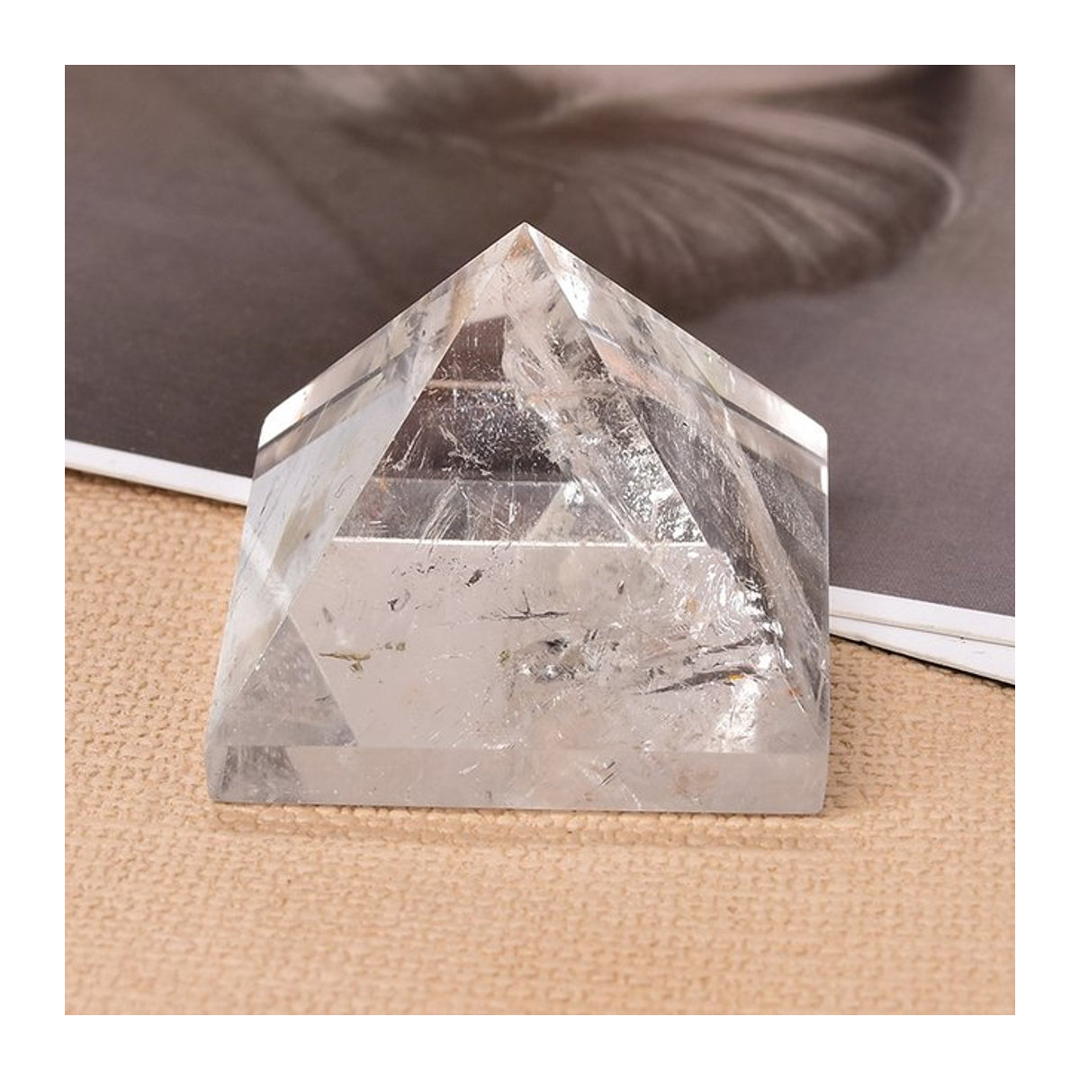RYCRYSTAL Natürliche Quarzpyramide aus transparentem Quarz als Heilstein für Chakra, Reiki und Meditation - Bild 1
