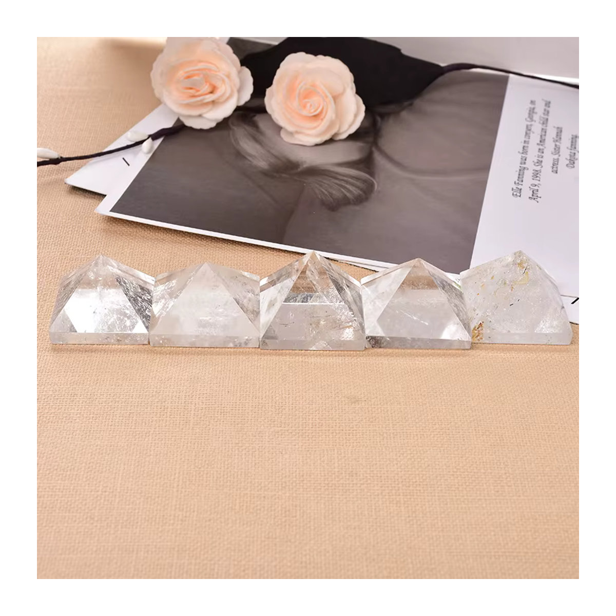 RYCRYSTAL Natürliche Quarzpyramide aus transparentem Quarz als Heilstein für Chakra, Reiki und Meditation - Bild 2