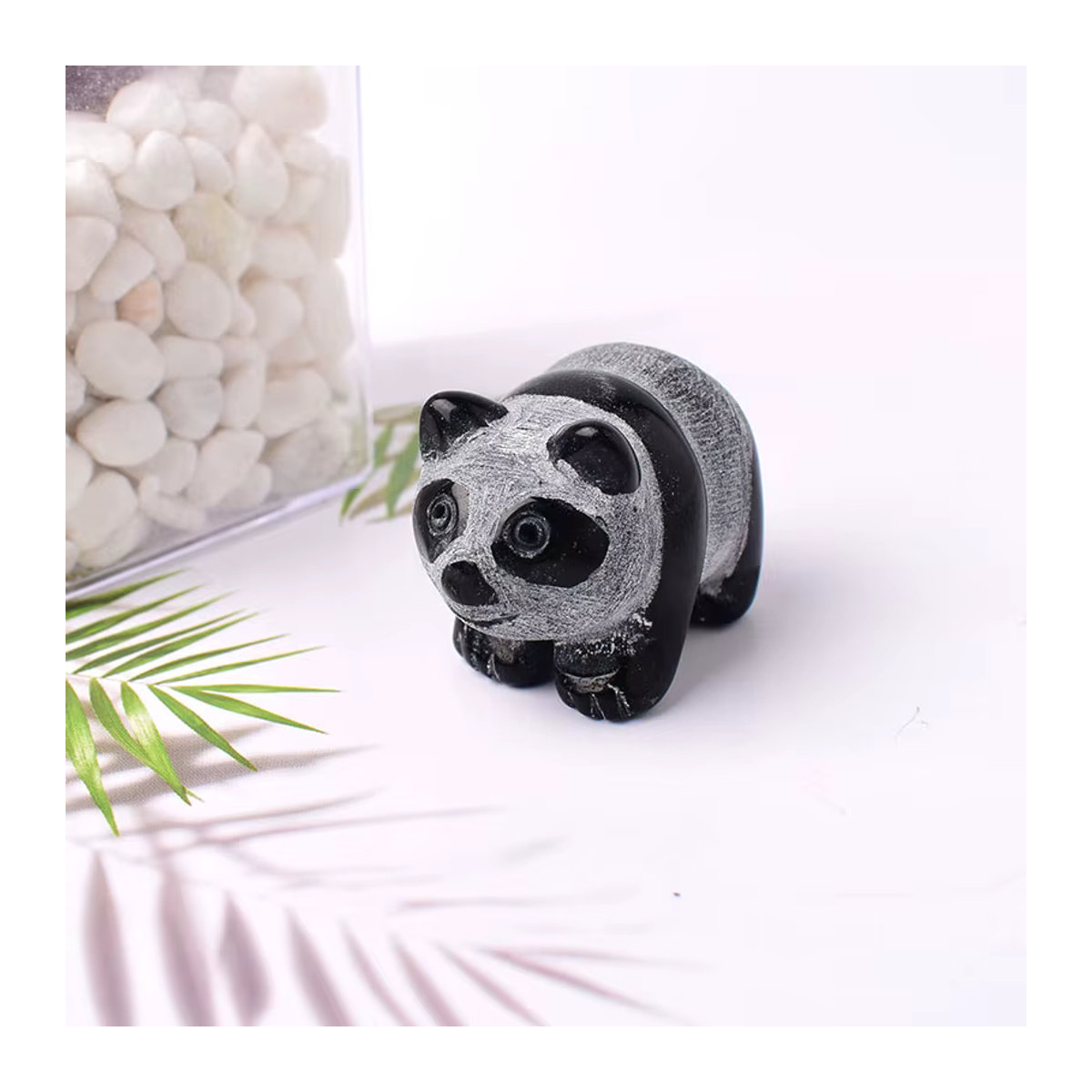 RYCRYSTAL Obsidian Panda Figur aus Naturkristall in Schwarz und Weiß als dekoratives Tier-Ornament - Bild 3