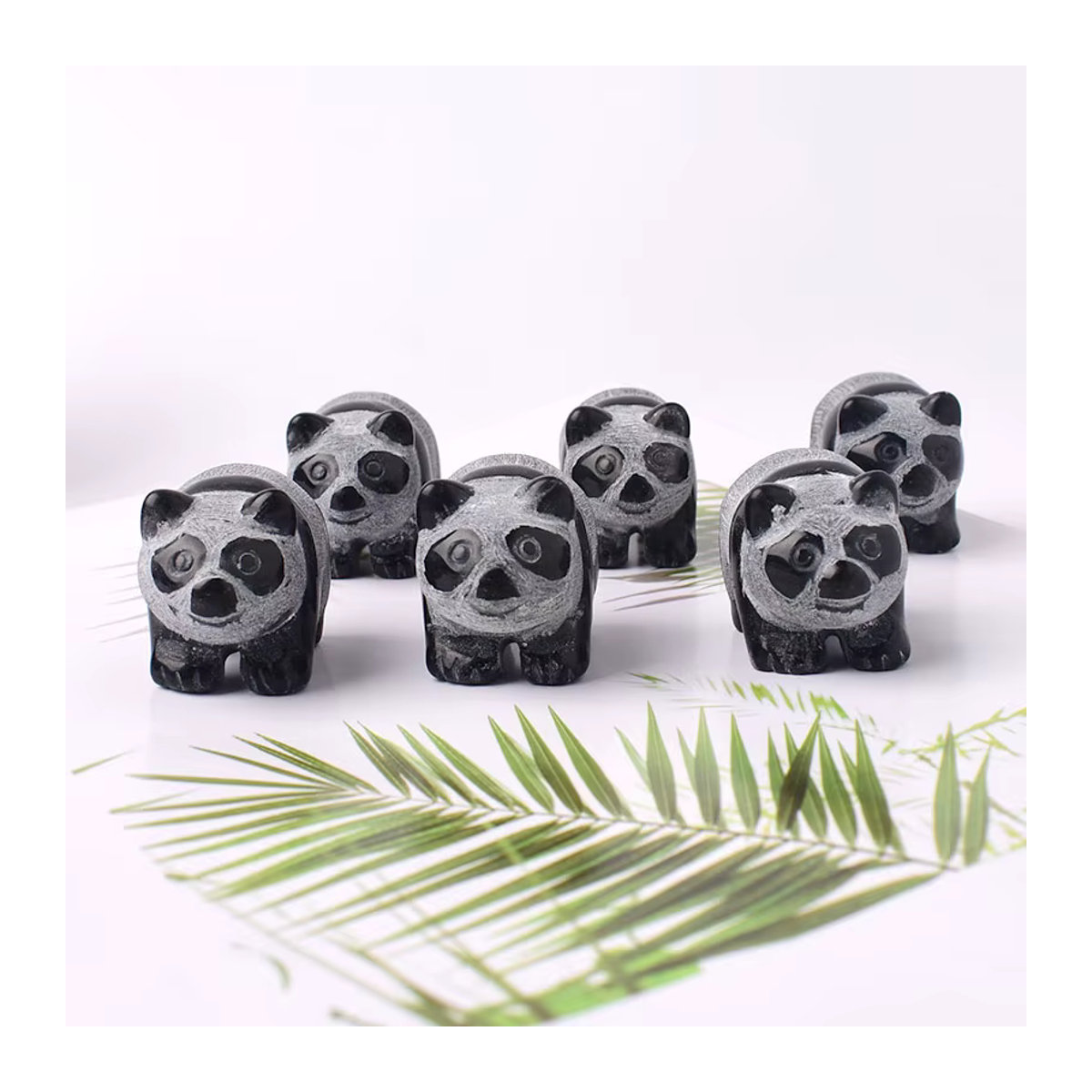 RYCRYSTAL Obsidian Panda Figur aus Naturkristall in Schwarz und Weiß als dekoratives Tier-Ornament - Bild 6