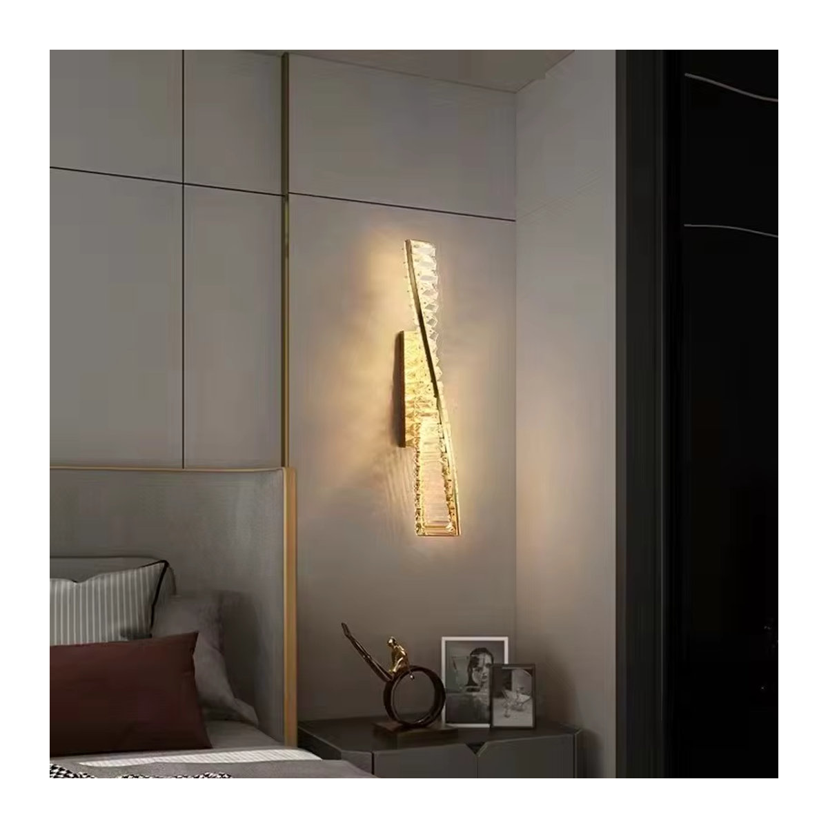 SaloEElaitte LED Wandlampe aus Gold Metall mit Kristall-Design für dein Schlafzimmer und Wohnraum - Bild 4