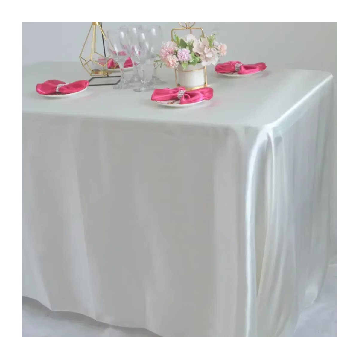 Satin-Tischdecken-Overlays für Hochzeiten und Partys in Weiß, Rot oder Rosa, B/B: 145 x 180 cm - Bild 2
