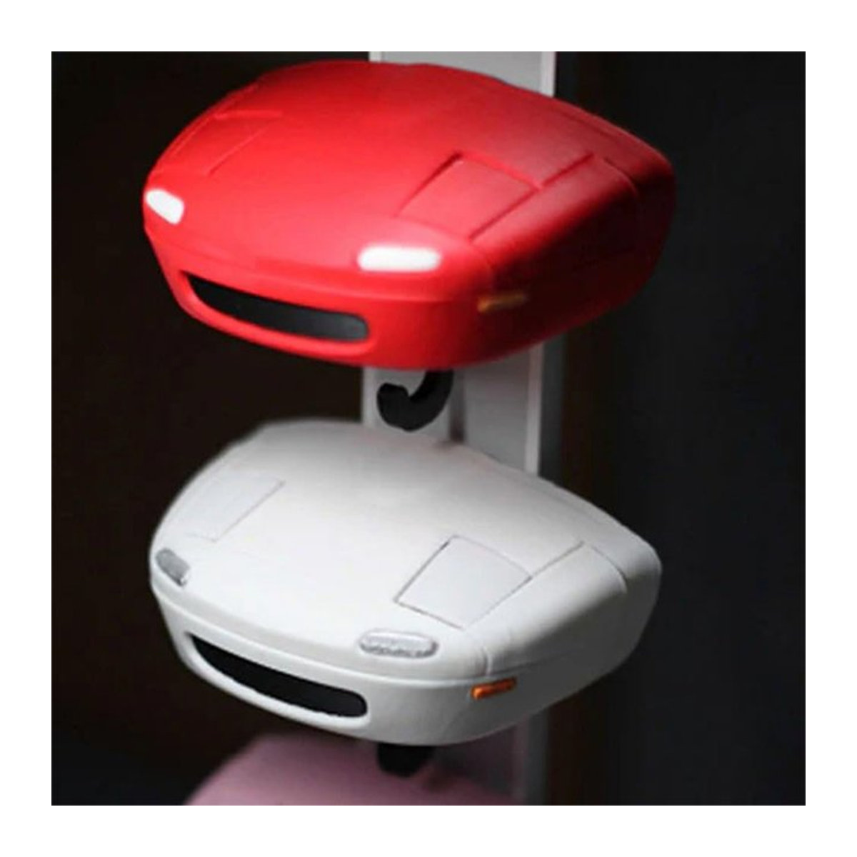 Schlüsselhalter zur Wandmontage im Retro-Stil mit Auto-Scheinwerfer-Design in Pink - Bild 1
