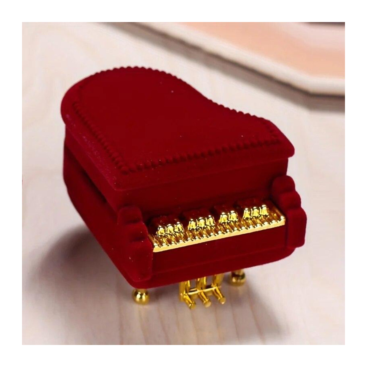 Schmuckbox in Klavierform von Pure Living Co. aus Samt in Weinrot zur Aufbewahrung von Ringen und Schmuck - Bild 3