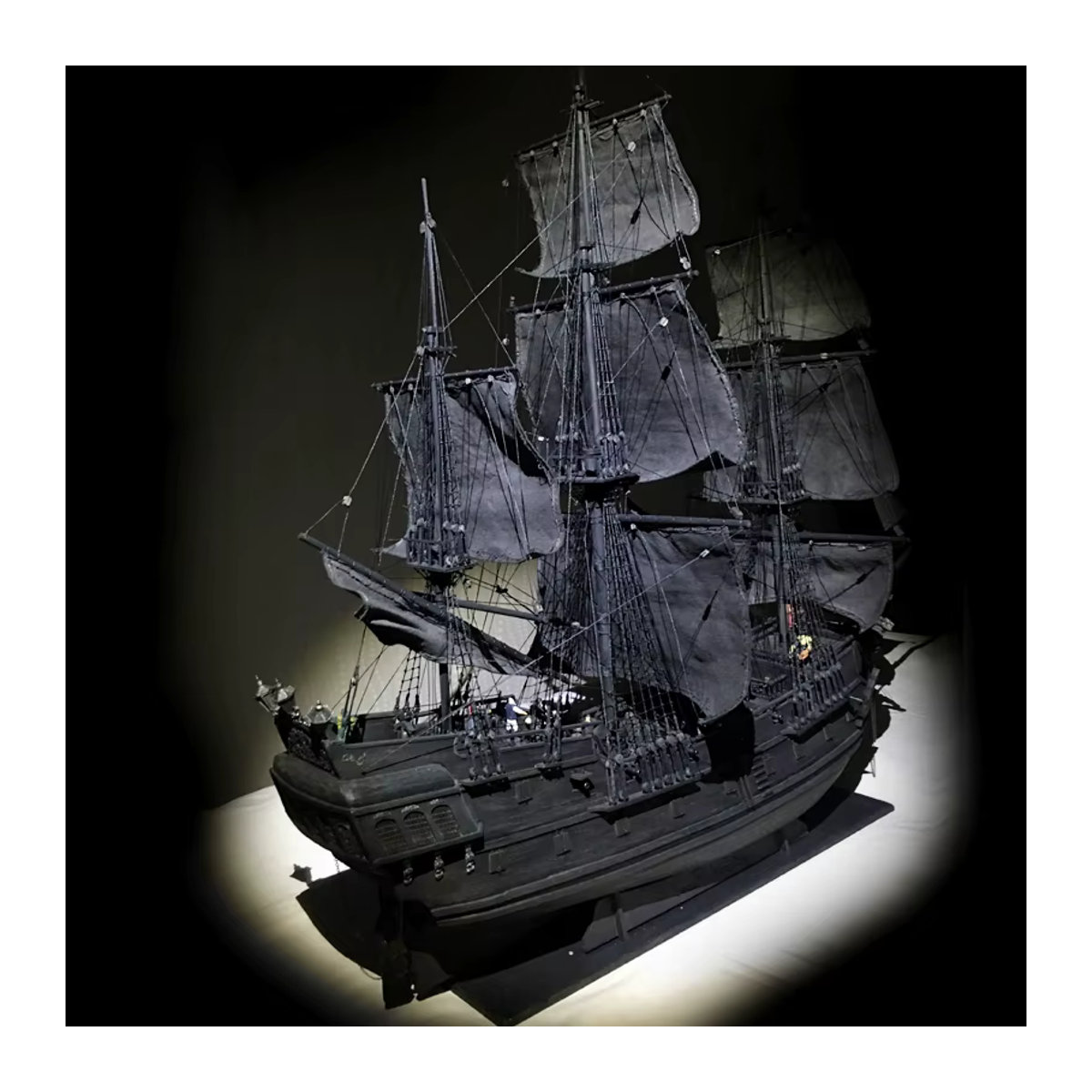 Schwarze Perle Modellschiff aus Holz als DIY Montage Set in Schwarz - Bild 2