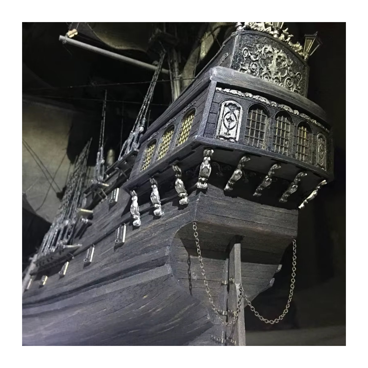 Schwarze Perle Modellschiff aus Holz als DIY Montage Set in Schwarz - Bild 3