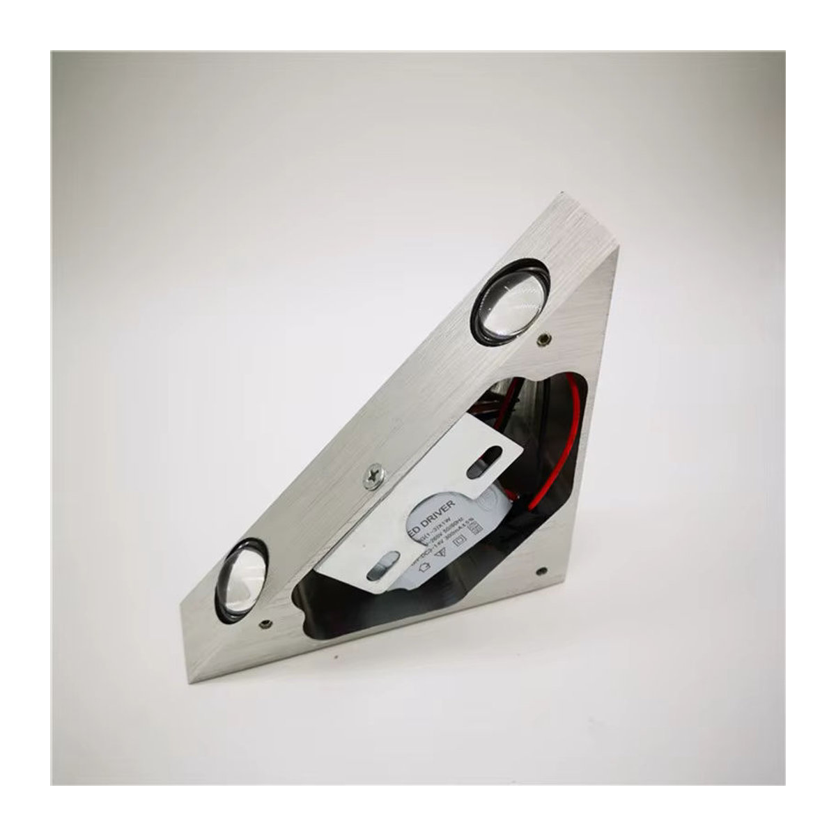 SEACAT Moderne LED Wandleuchte aus Aluminium in Dreiecksform, Silber gebürstet, 3 W - Bild 2