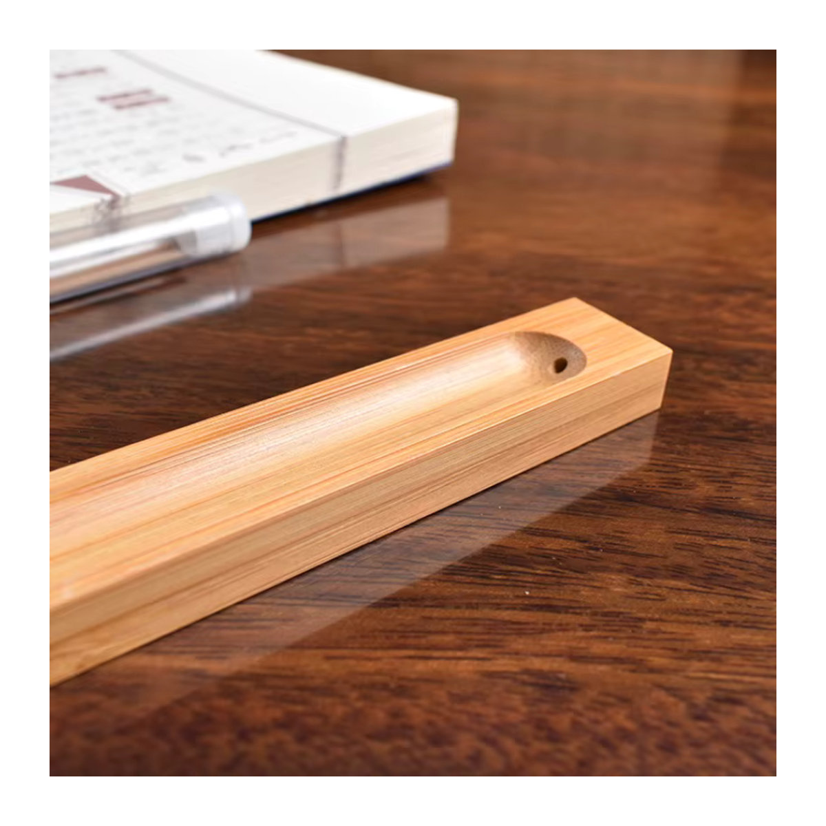 Serene Elegance Handgefertigter Räucherstäbchenhalter aus Bambus und Sandelholz mit Spulenbasis - Bild 4