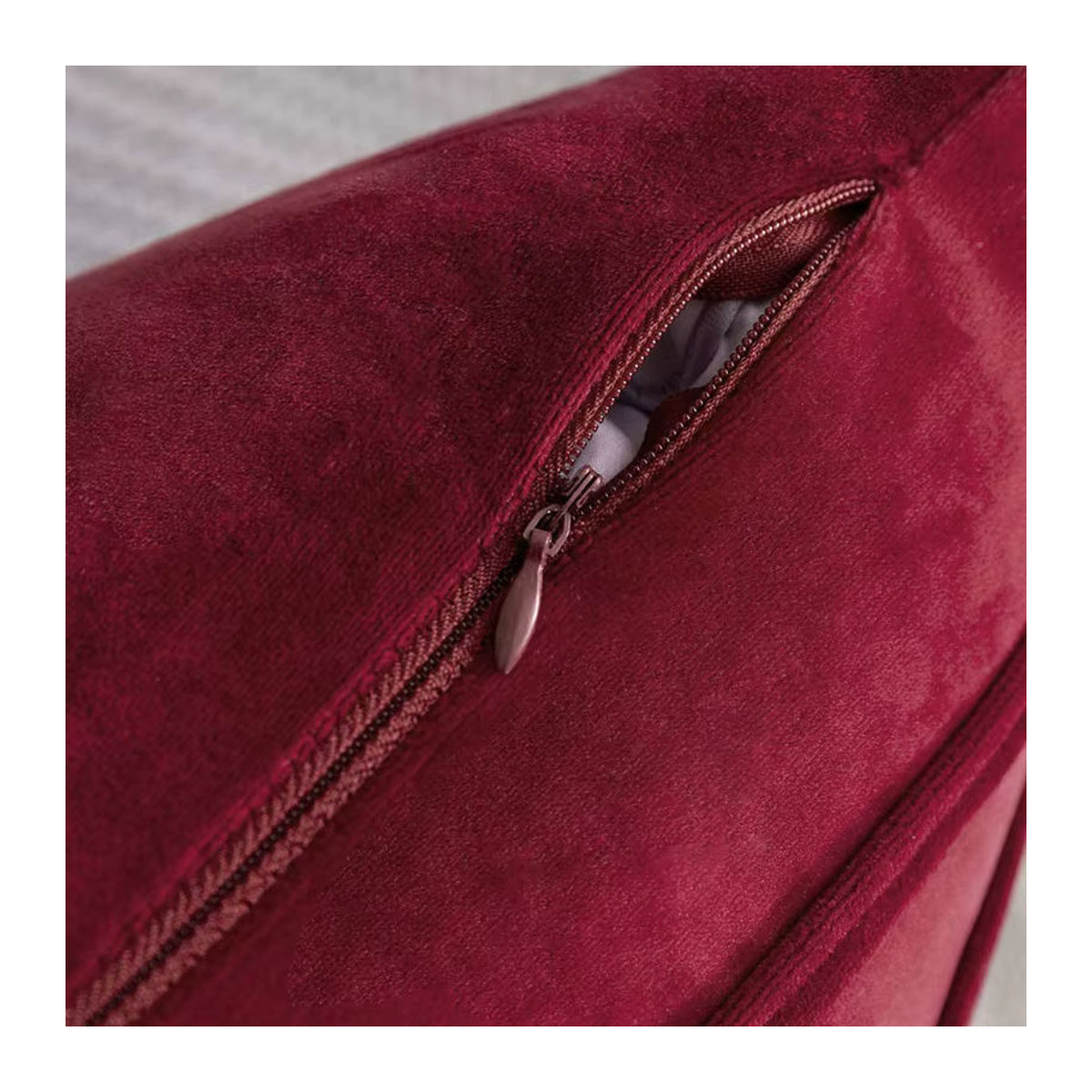 Set aus 2 dekorativen Samt-Kissenbezügen für Weihnachten in Rot, Grün und Schwarz für Sofa und Schlafzimmer - Bild 2
