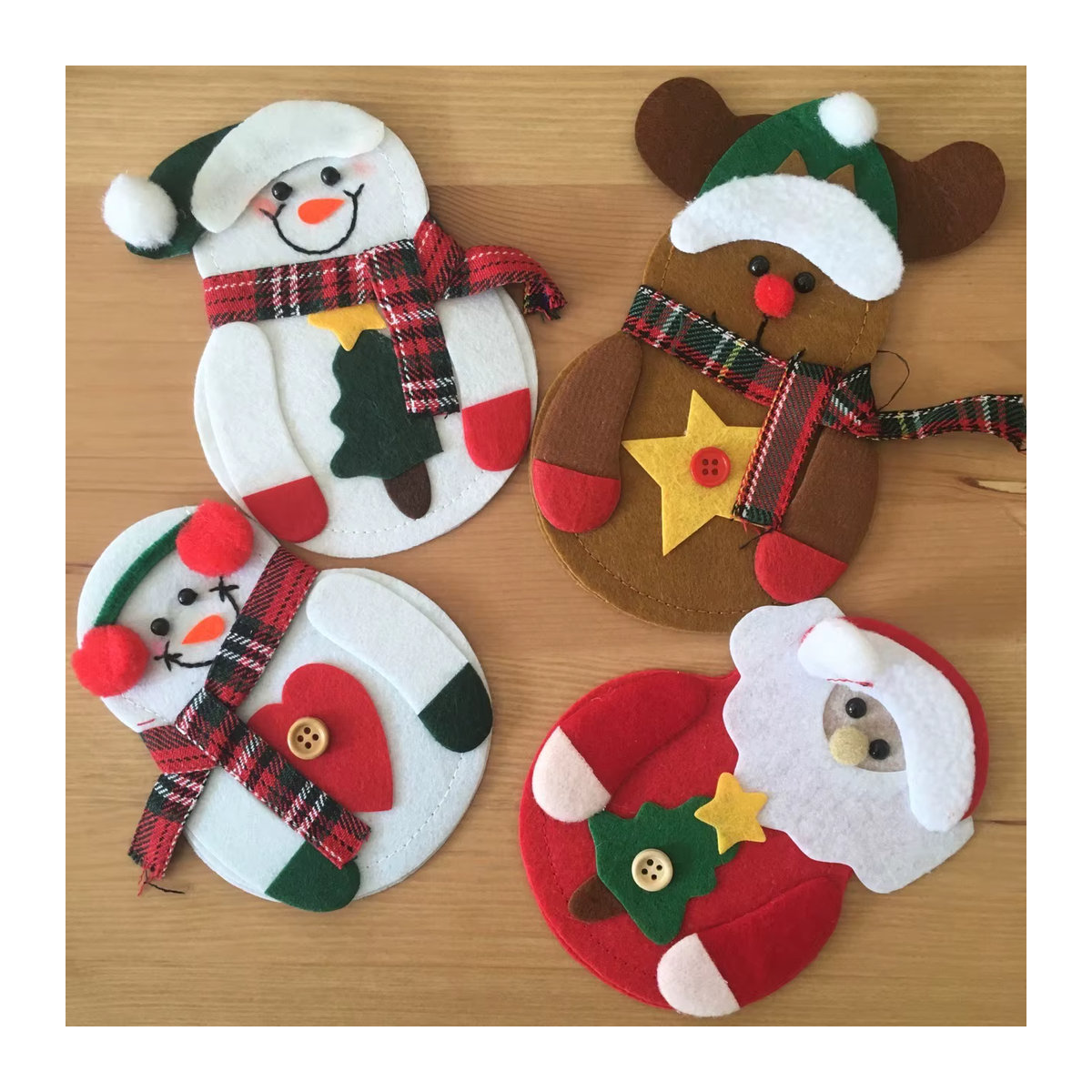 Set aus 8 oder 12 Bestecktaschen mit Weihnachtsdesign Santa Claus Elch und Schneemann für die Tischdekoration in Mehrfarbig - Bild 2