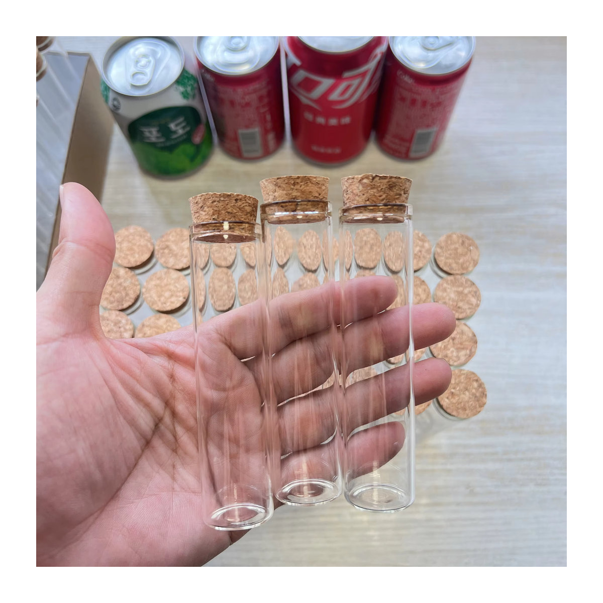 Set aus transparenten Glasflaschen mit Korkverschluss für Dragees und Süßigkeiten, 40 ml, H x B x T: 10,0 x 2,0 x 2,5 cm - Bild 2
