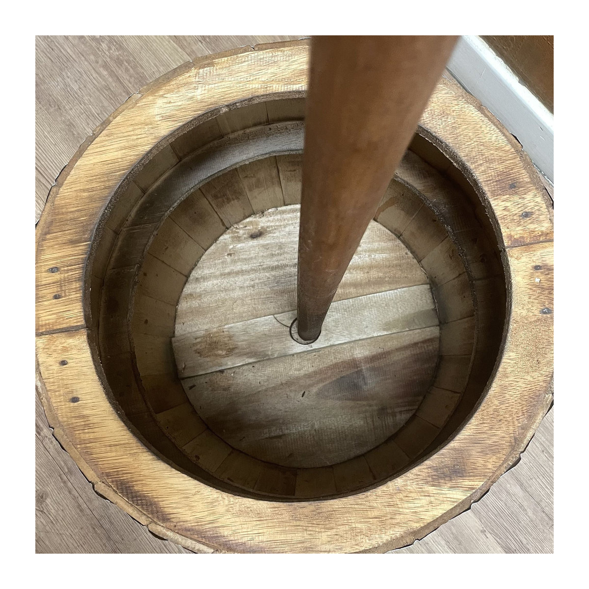 SHAMTAM Bierfasshocker und Sonnenschirmständer aus Naturholz B: 38 cm, T: 32 cm - Bild 2