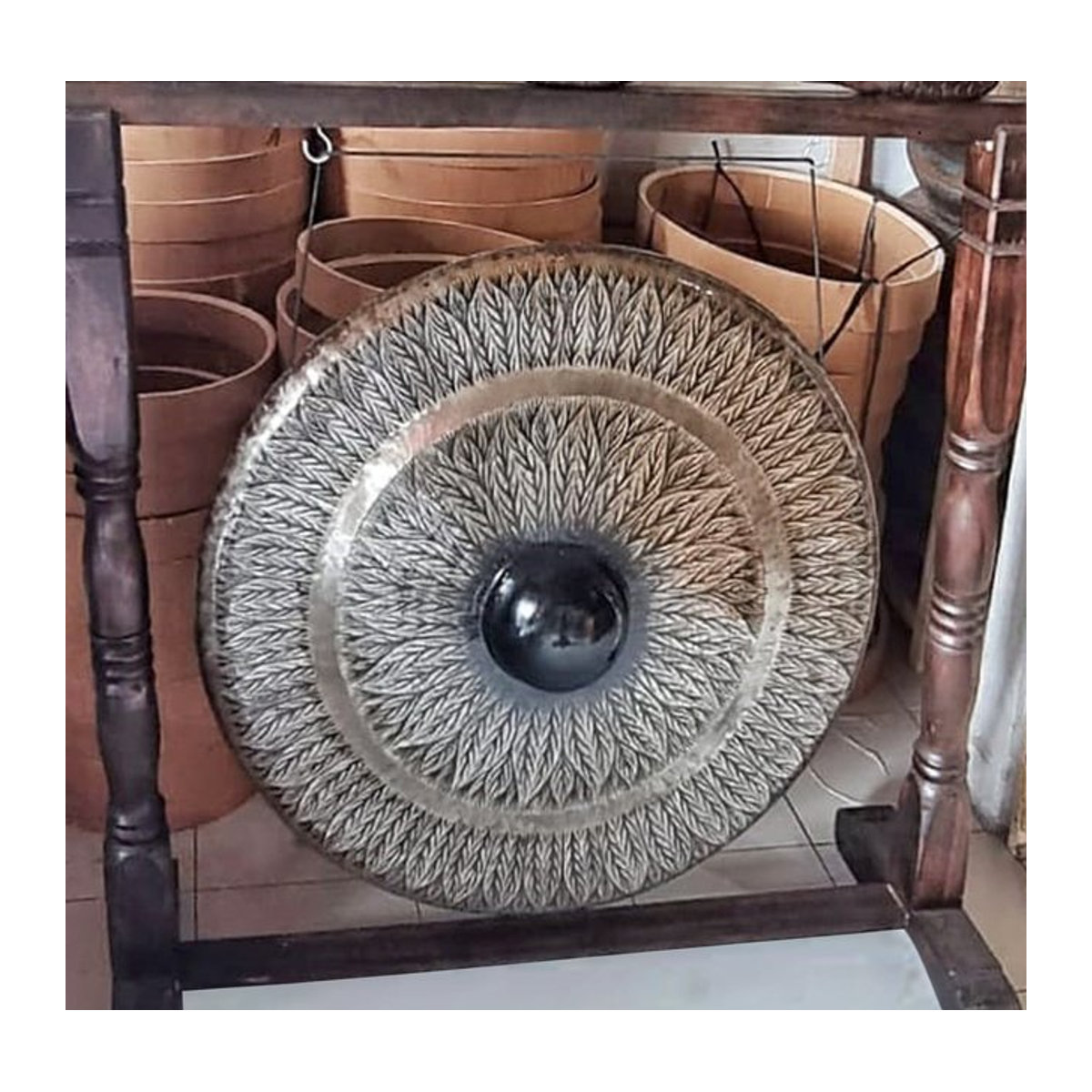 SHAMTAM Gong mit Holzständer in Schwarz, Durchmesser: 80 cm - Bild 1