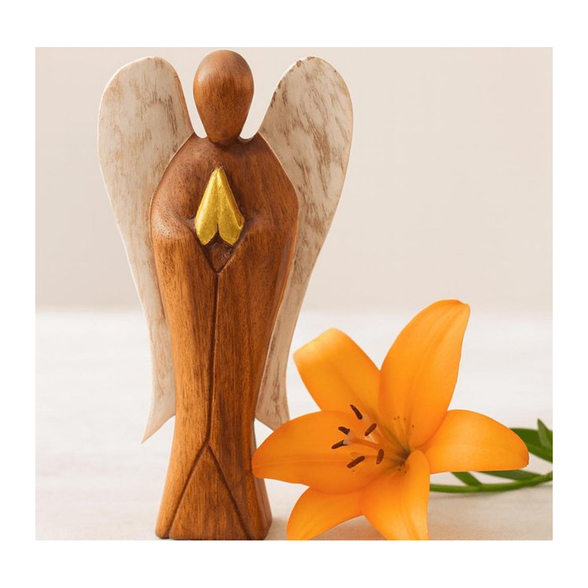 SHAMTAM Holz-Engelfigur Liebe aus Suarholz in Braun, Höhe: 20 cm - Bild 1