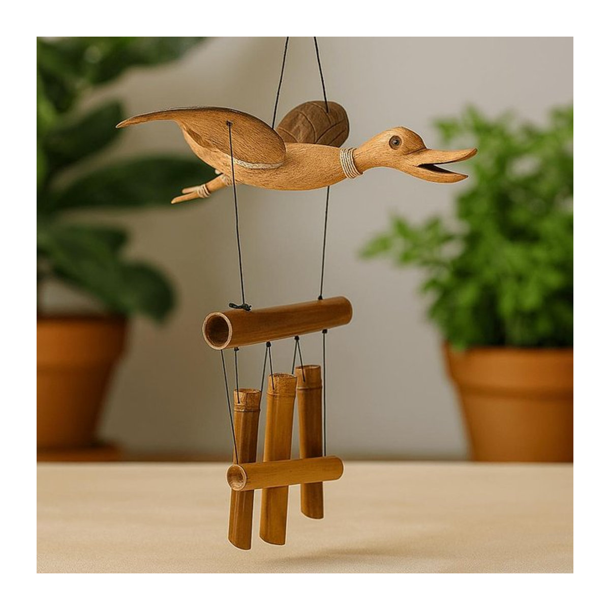 SHAMTAM Kokosnuss-Windspiel Ente aus Bambus und Naturfasern - Bild 1
