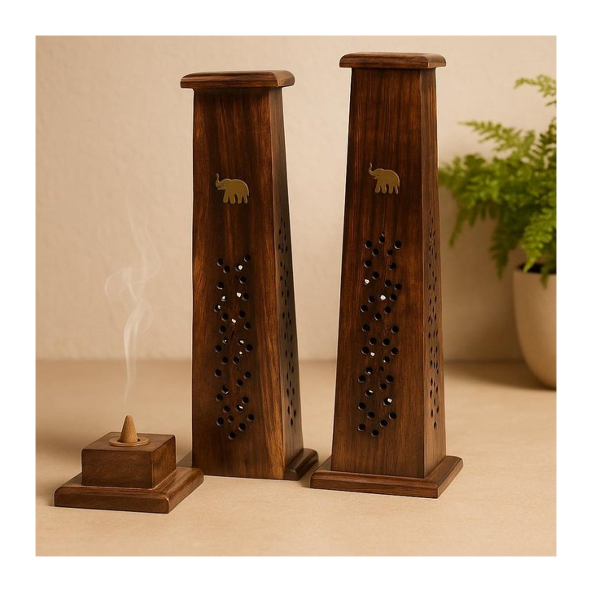 SHAMTAM Räucherturm Set aus 2 Stück in Braun mit Elefantenintarsie aus Mangoholz und Messing - Bild 1