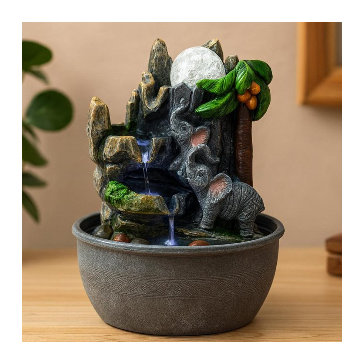 SHAMTAM Tischbrunnen Elefanten und Palme in Grau aus Harz, Höhe: 25 cm, Breite: 25 cm, Tiefe: 25 cm - Bild 1