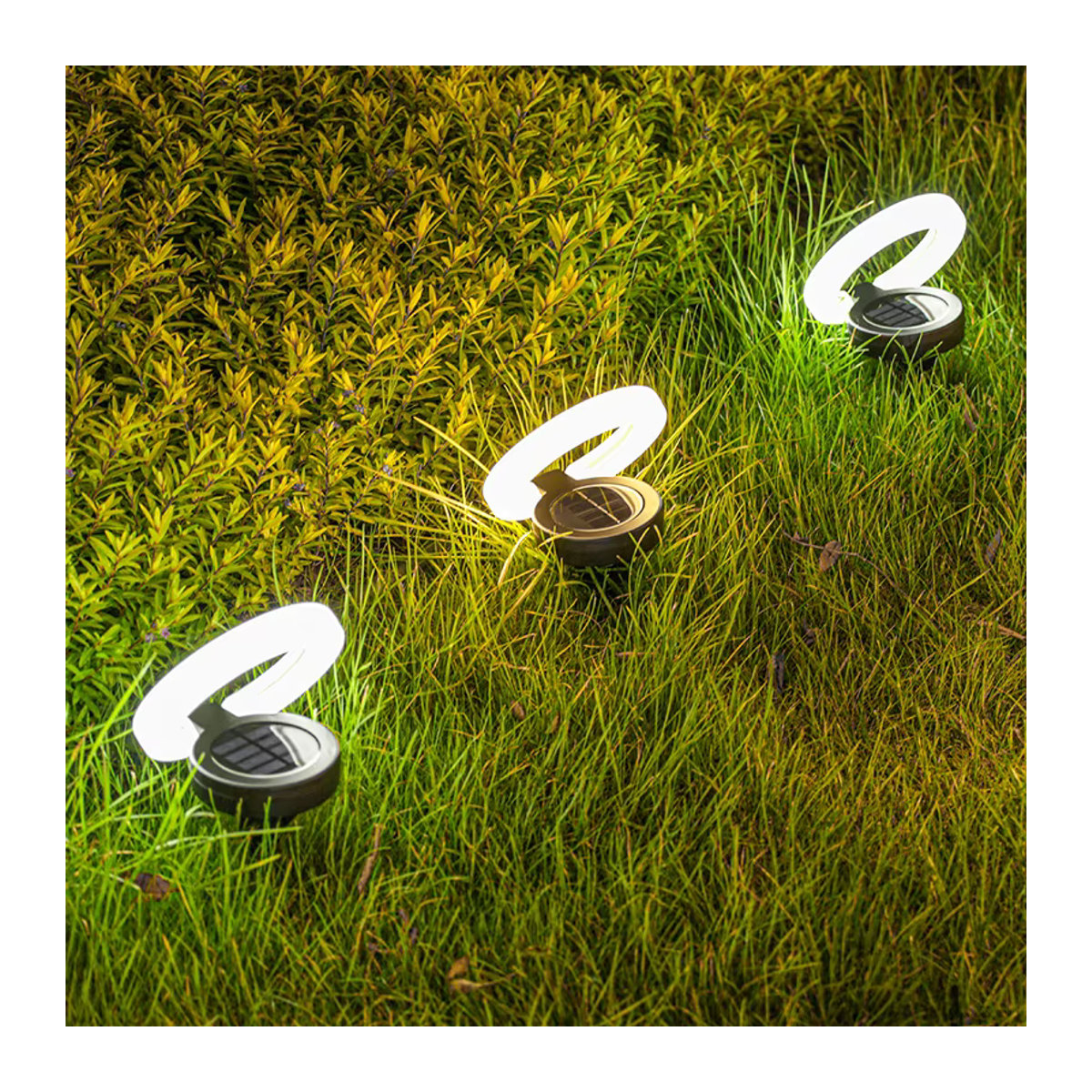 SHENZHITECH Solarleuchten Set 4er Pack in Weiß, wasserdichte Garten-Solarlampen im minimalistischen Design für Außenbereich und Rasen - Bild 4