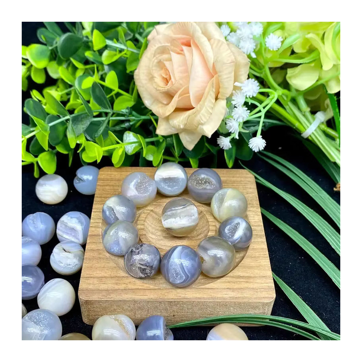 Sisterstone Set aus 5 oder 10 natürlichen Heilkristallen, bunte Mini Achat-Kristallkugeln zur Dekoration von Zimmer und Schreibtisch - Bild 3