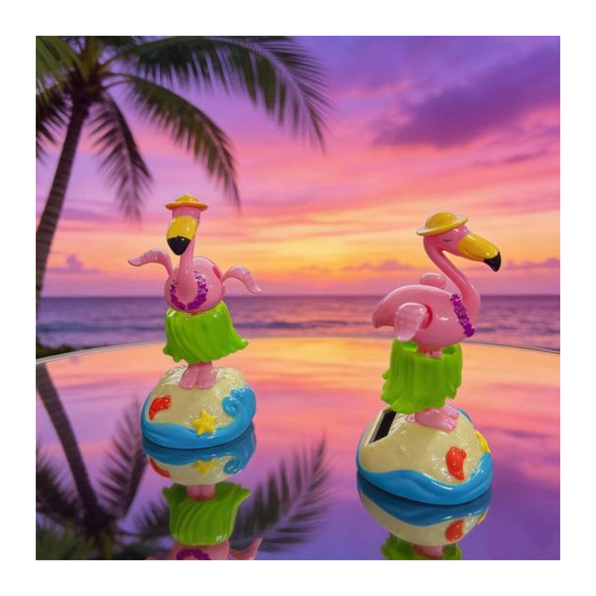 Solar Flamingo Auto-Dekoration mit automatischem Schaukelmechanismus im hawaiianischen Grasrock-Design, rosa und mehrfarbig, aus Kunststoff - Bild 6