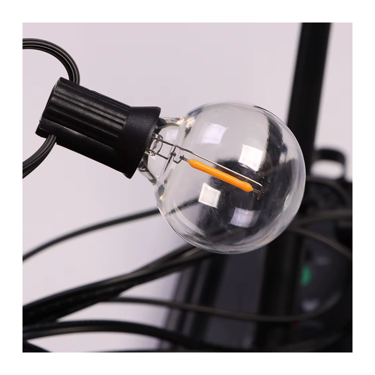 Solar-Lichterkette G40 mit 30 LED Kugeln aus Glas in Schwarz, 12 m wetterfeste Retro-Hängeleuchten für den Außenbereich, solarbetrieben und USB-betrieben - Bild 5