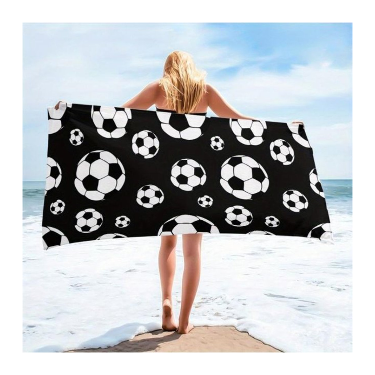 Strandtuch mit Fußballmuster in Schwarz-Weiß aus schnelltrocknender Mikrofaser, B: 30 cm, H: 60 cm - Bild 1