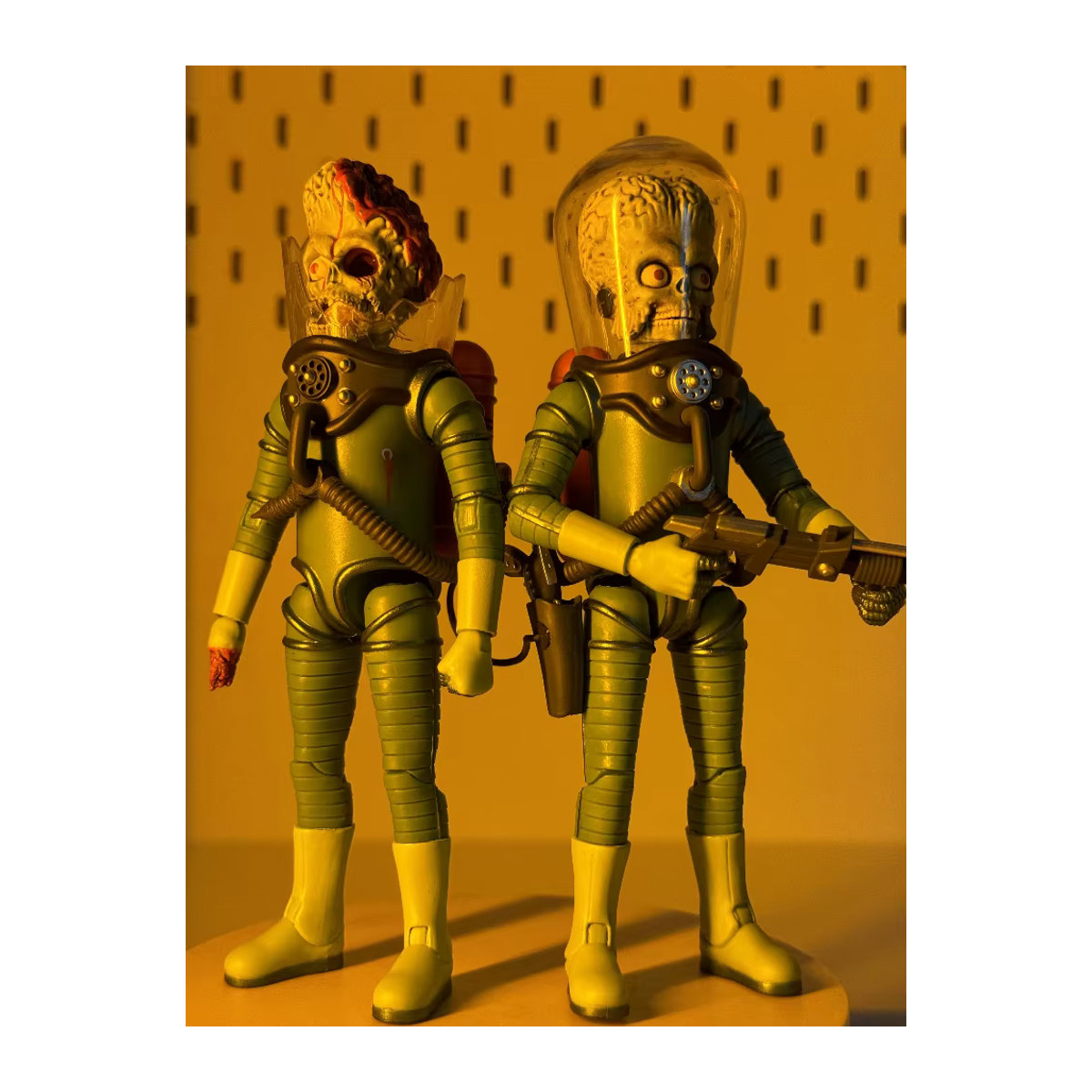 Super7 Mars S7 Actionfigur Modell Rot für Sammler und Tischdekoration - Bild 3