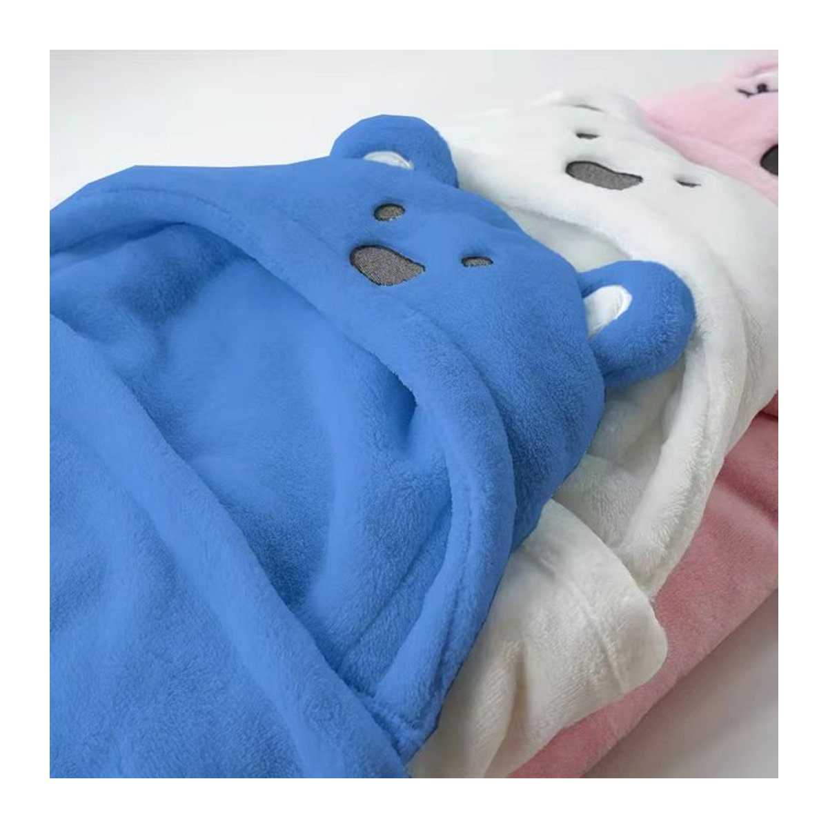 Superweiche Baby-Wickeldecke mit Plüschbären-Motiv in Rosa - Bild 1