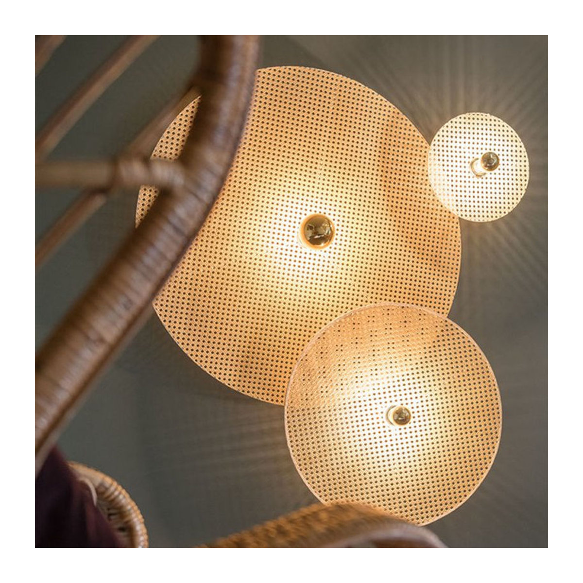 Tan Wandlampe von Aromas Del Campo in Beige, handgefertigte japanische Bambus- und Rattanlampe im klassischen Bohemian-Stil für dein Zuhause, Restaurant oder Schlafzimmer - Bild 1