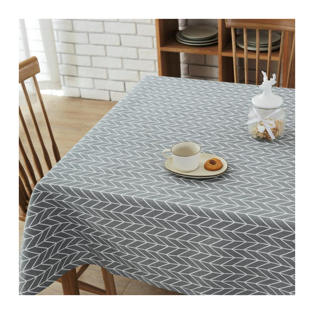 Tischdecke mit japanischen Fischen und geometrischen Pfeilen für Kaffeetisch und Esstisch, B/B: 70 x 70 cm - Bild 1