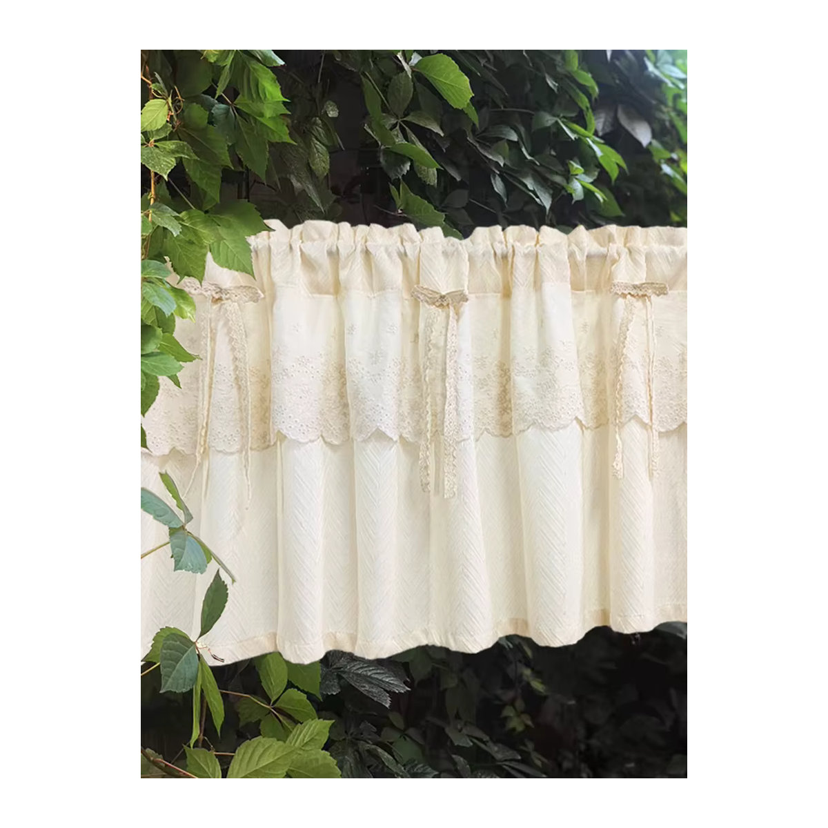 Tiyana Jacquard-Kurzvorhang mit bestickter Spitze und Schleife in Beige und Weiß für dein Schlafzimmer oder Esszimmer - Bild 3