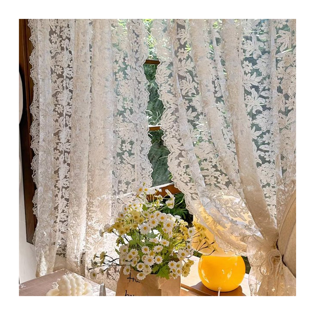 Tiyana Transparentes Voile-Panel mit Spitzen-Blumenmuster im Vintage-Stil für dein Zuhause in Weiß oder Gelb - Bild 1