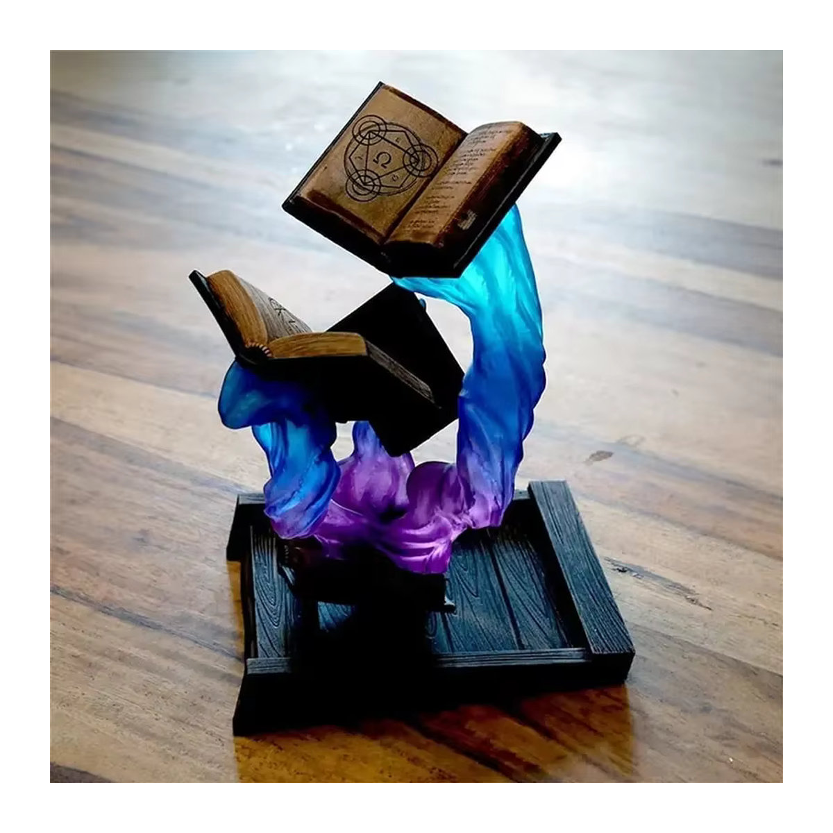 Tomes Of Magics Würfelturm in Buchform als dekorative Skulptur aus Kunstharz, mehrfarbig - Bild 6