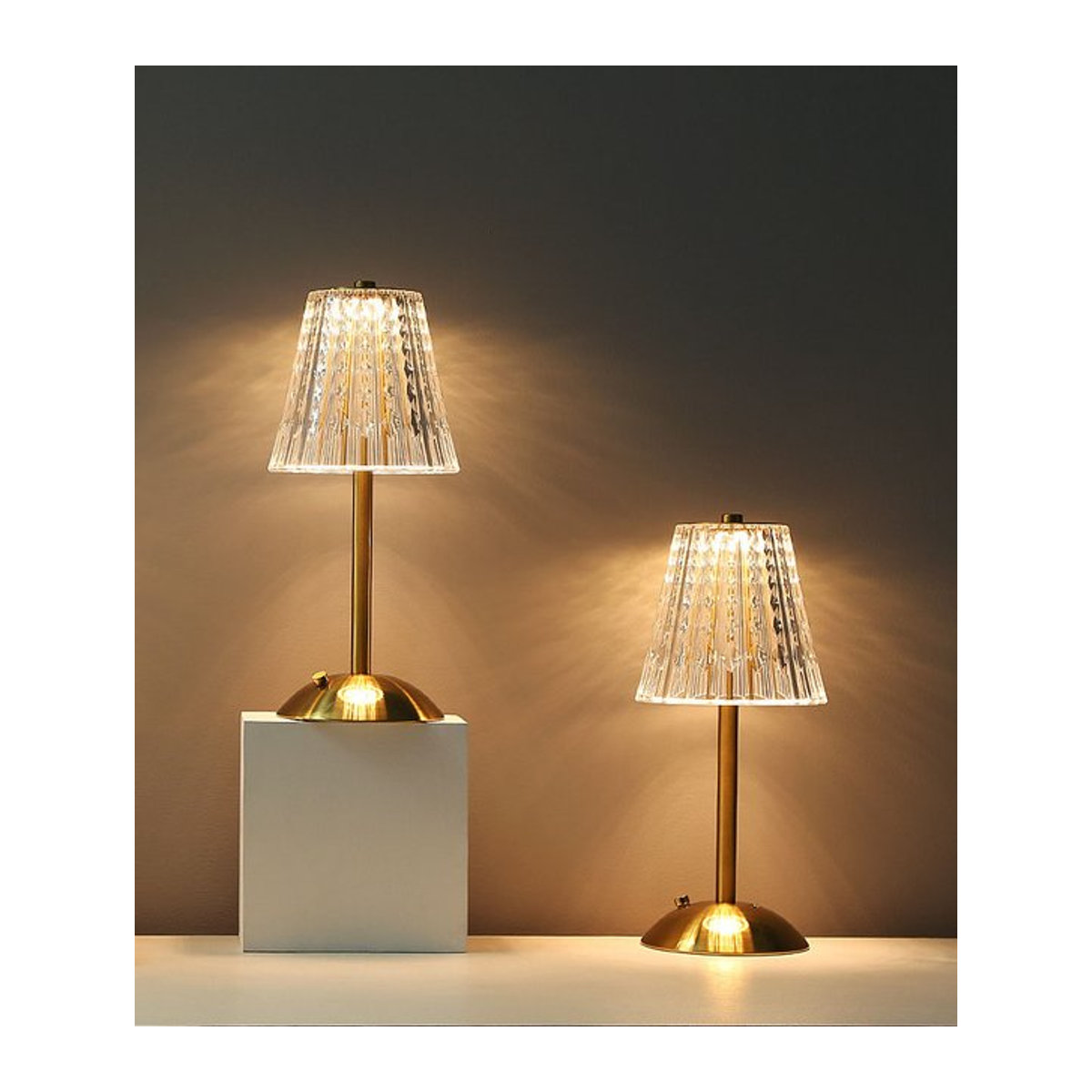 Topwinson Luxus Kristall Tischlampe im Diamant-Design mit Touch-Funktion für das Schlafzimmer - Bild 1