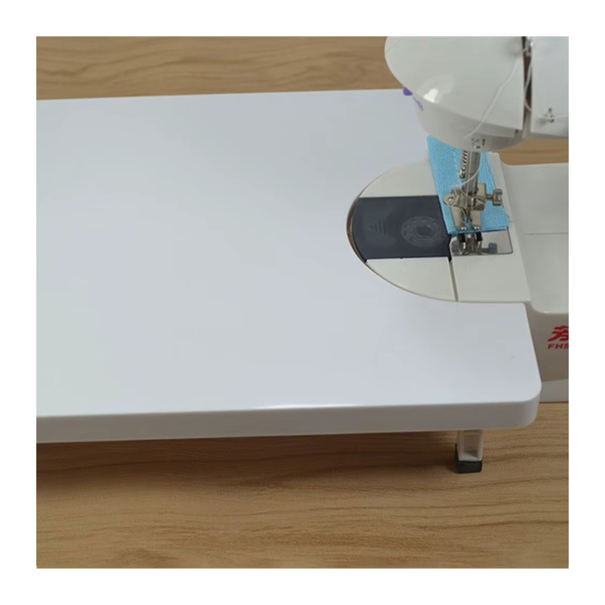 Tragbare elektrische Nähmaschine von Genenic in Weiß mit einstellbarem 2-Gang-Fußpedal für DIY-Projekte - Bild 5