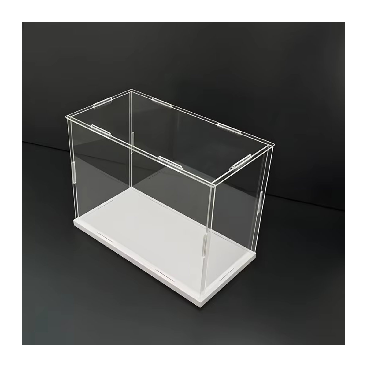 Transparente Displaybox mit weißer Basis als staubdichter Aufbewahrungsschrank für Labubu Figuren - Bild 2