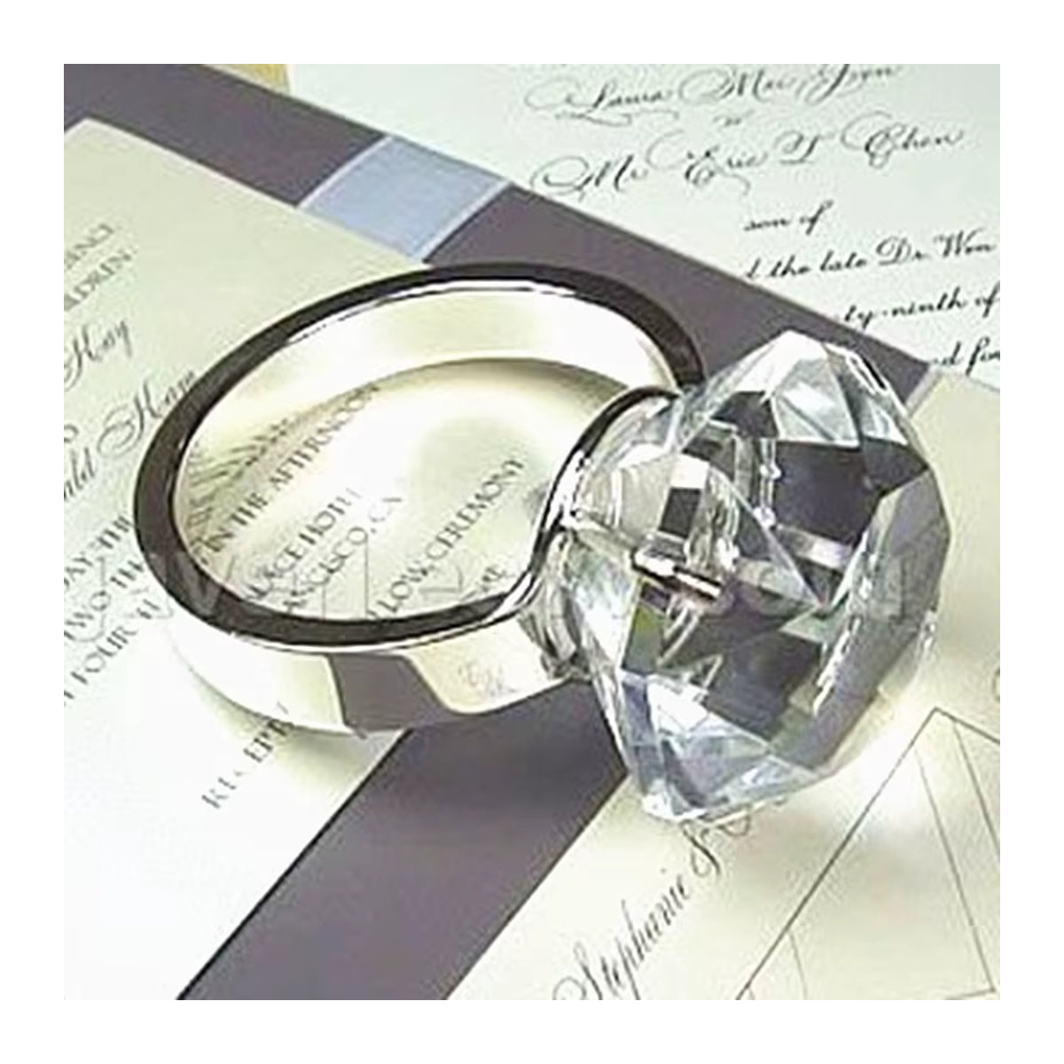 Transparenter Kristall Diamant Serviettenring aus Glas als Briefbeschwerer und Dekoration für Hochzeiten oder Dinner-Partys, Durchmesser: 6 cm - Bild 1