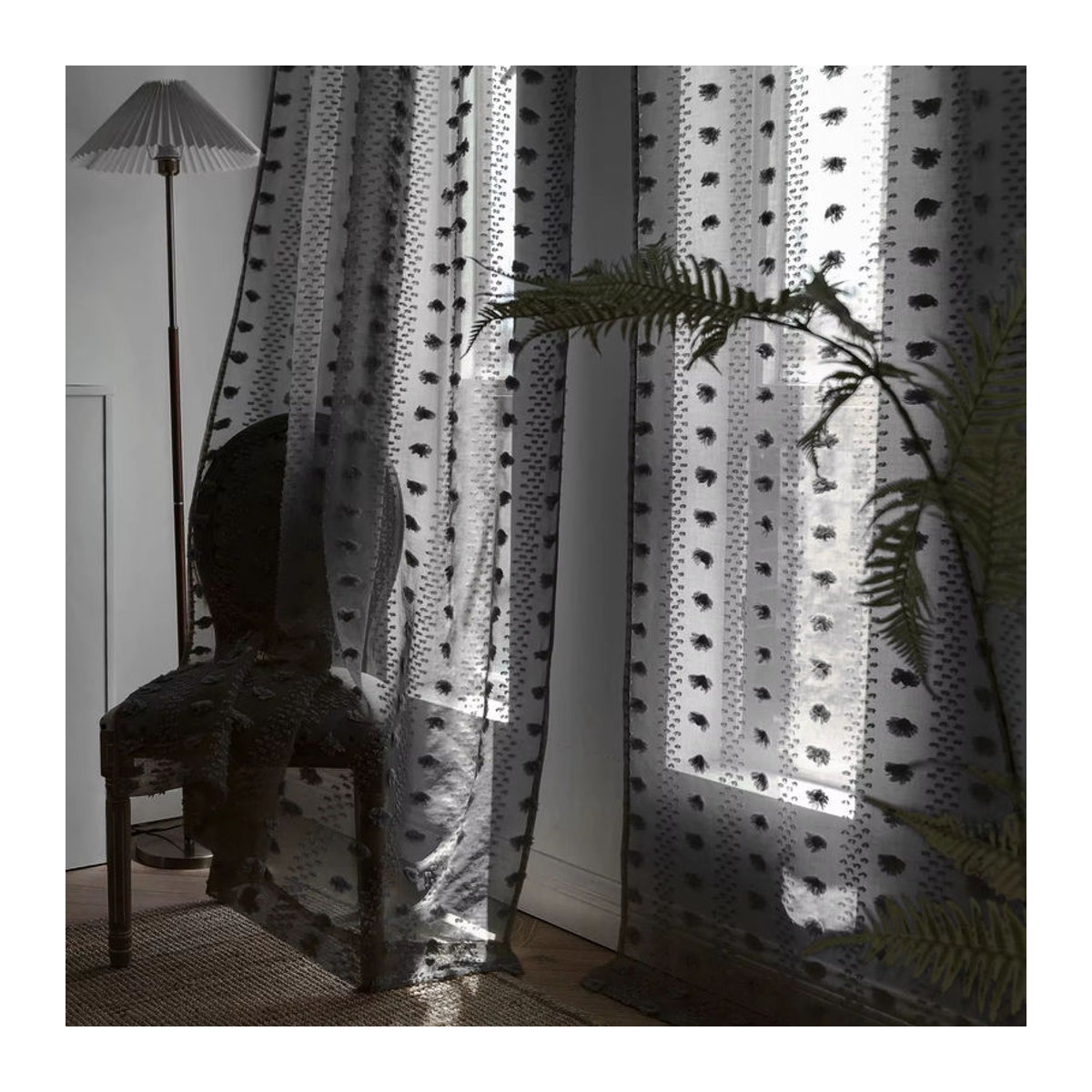 Transparenter Mullvorhang mit süßen Pom Poms für das Kinderzimmer, Stangentaschen-Aufhängung, Weiß - Bild 2